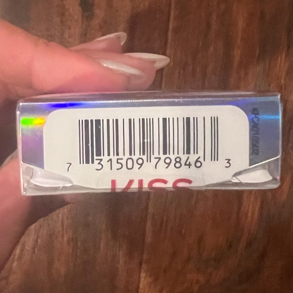 NWT KISS FALSCARA NON-STICK LASH APPLICATOR - Picture 4 of 5